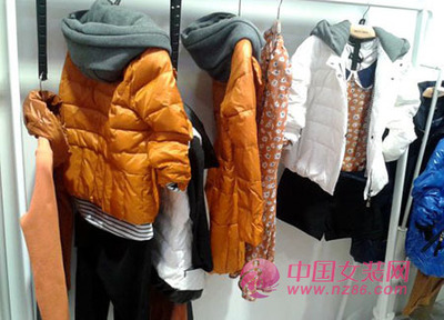 服裝新手進(jìn)貨時(shí) 不要聽由批發(fā)商忽悠哦!_進(jìn)貨指南_中國(guó)女裝網(wǎng)