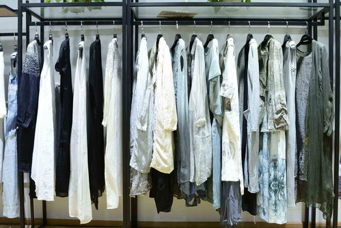 服裝批發(fā)新手店主注意事項(xiàng) 專賣店斷碼服裝采購(gòu)全攻略